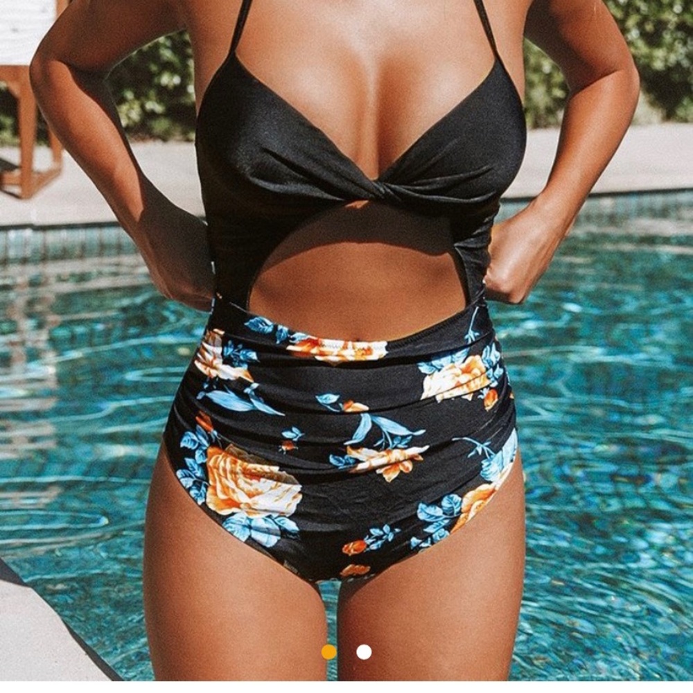 One piece swim suit